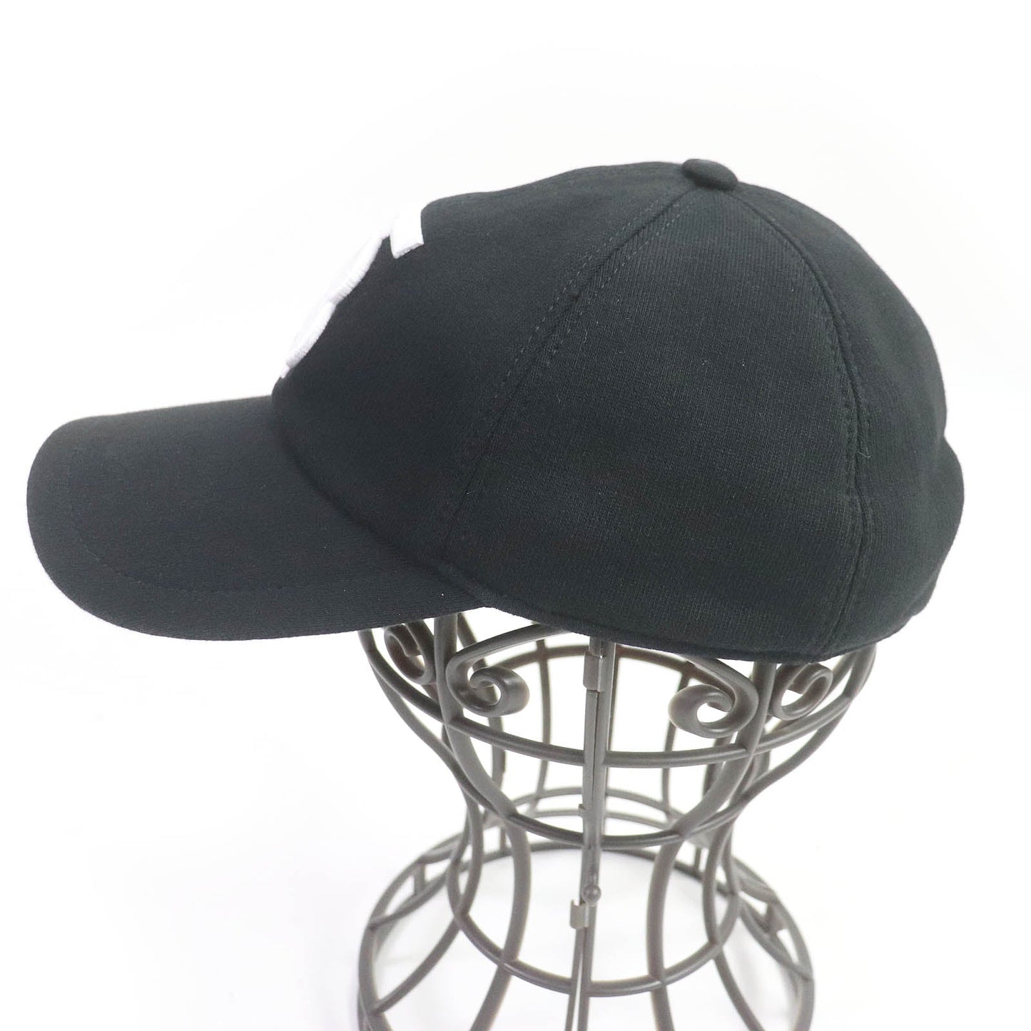 BURBERRY – Men’s Cap – Black Cotton –