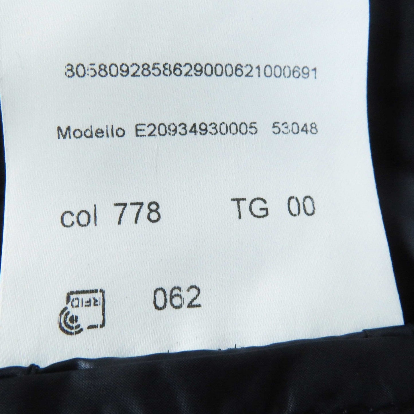 MONCLER – Down Coat – Hermine – Navy – Size 00 – 100% Authentic Pre-Owned(✨Excellent condition with virtually no signs of use)