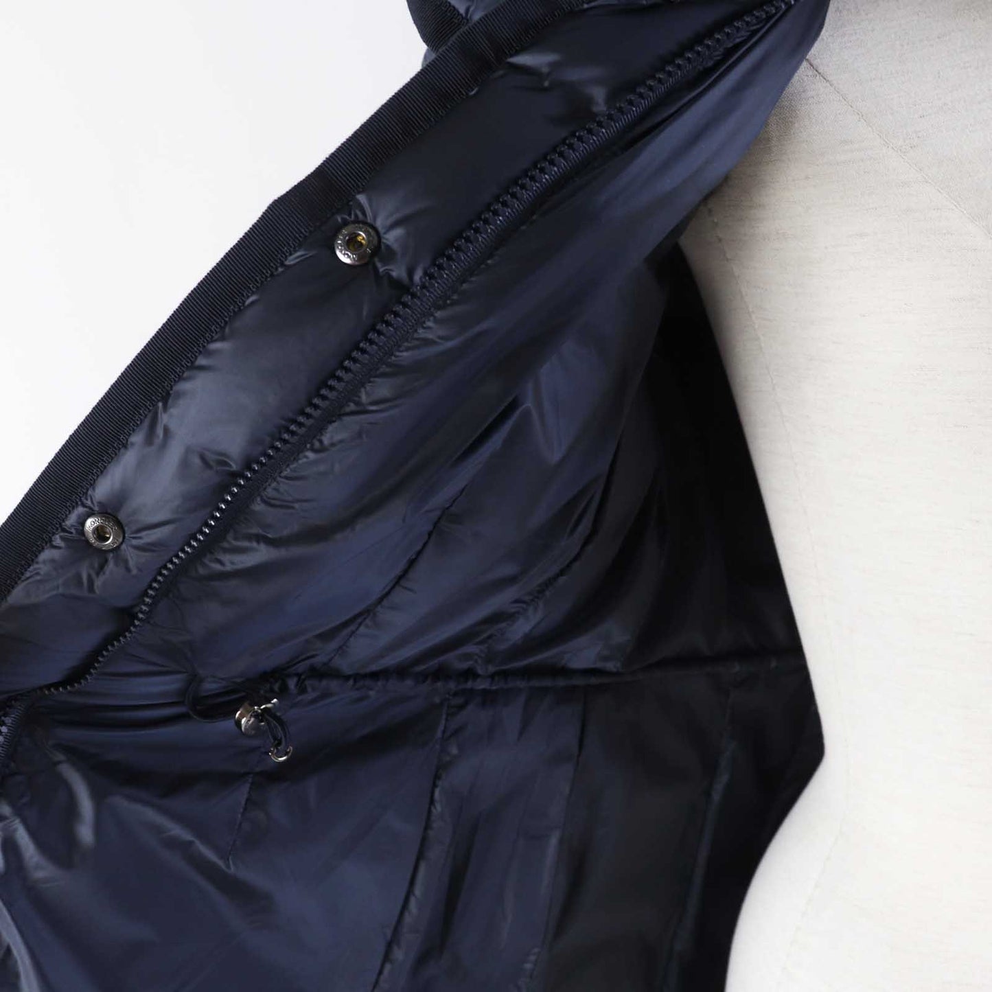 MONCLER – Down Coat – Hermine – Navy – Size 00 – 100% Authentic Pre-Owned(✨Excellent condition with virtually no signs of use)