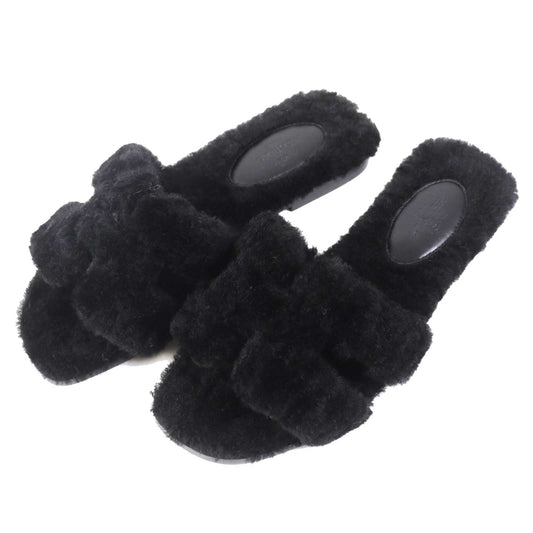 Hermès Oran Sandals in Black Mouton Shearling – Size 35,