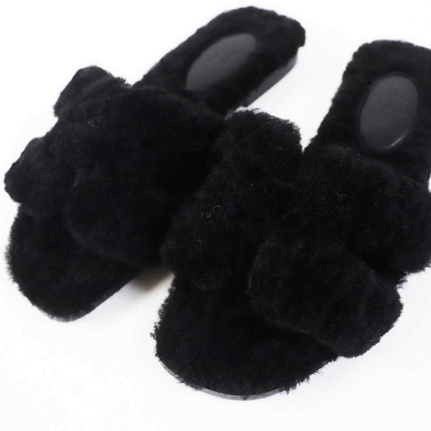 Hermès Oran Sandals in Black Mouton Shearling – Size 35,