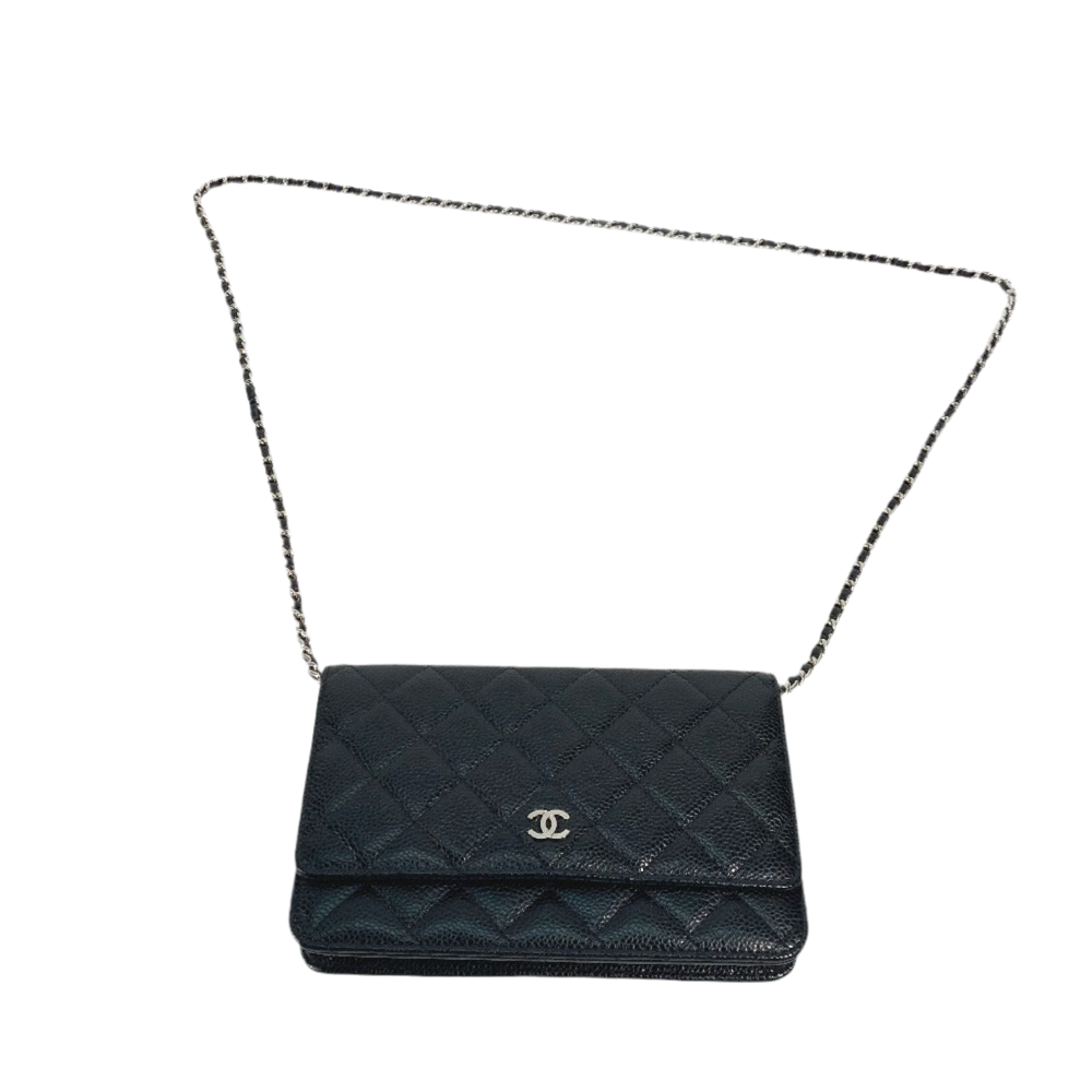 CHANEL Chain Wallet in Black Quilted Caviar Leather Vintage