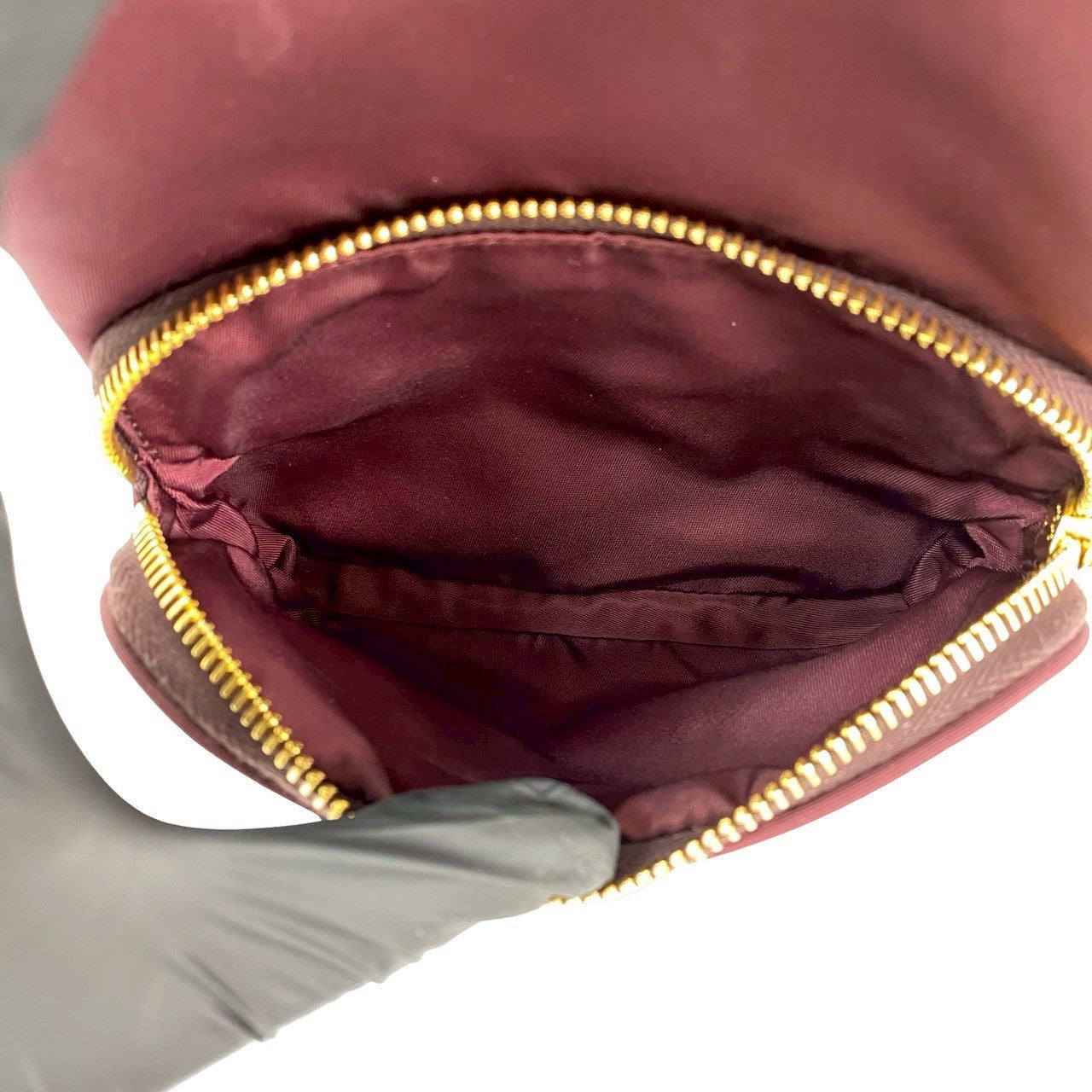 Prada                                                                 Duet in Wine Red                                             100% Authentic                                                    ✨Very Good Pre-Owned Condition               -27% off MSRP