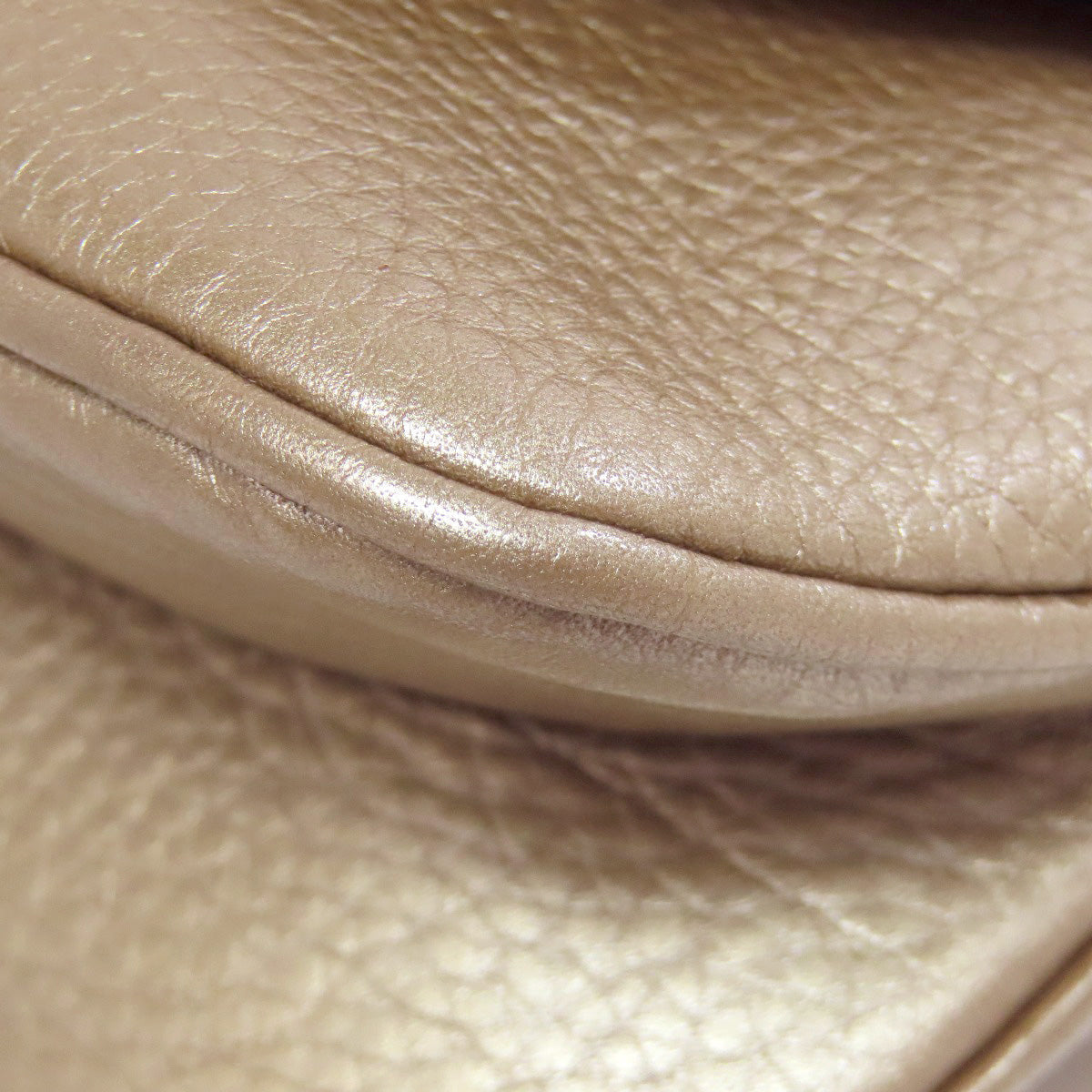 GUCCI – Chain Shoulder Bag – Gold Leather –Italy – 100% Authentic ✨Previously Owned Very Good Condition ~32% Off MSRP