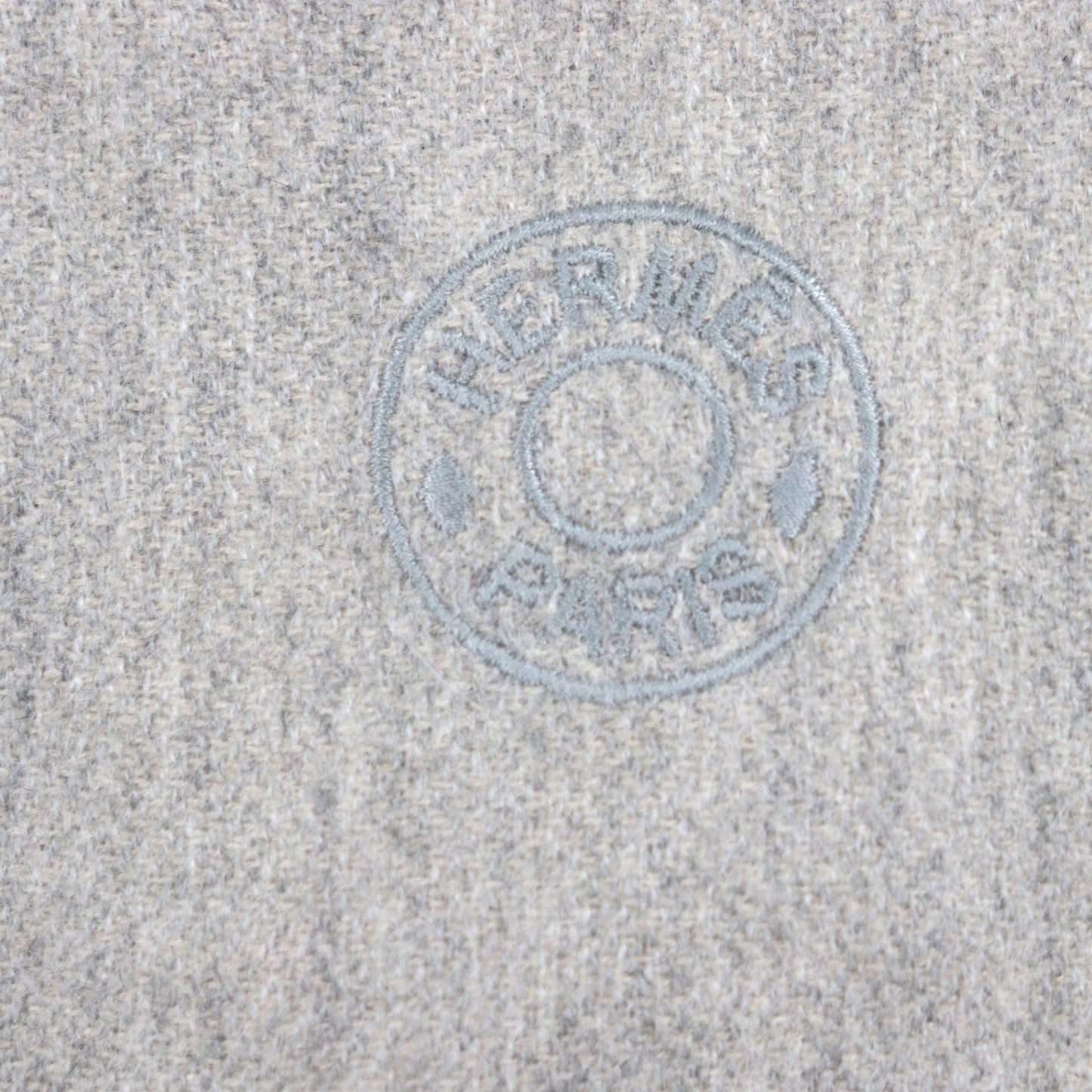 HERMÈS – H Perpetual Scarf – 100% Cashmere Gray – 100% Authentic ✨Pre-Owned Unused / Pristine Condition ~28% Off MSRP