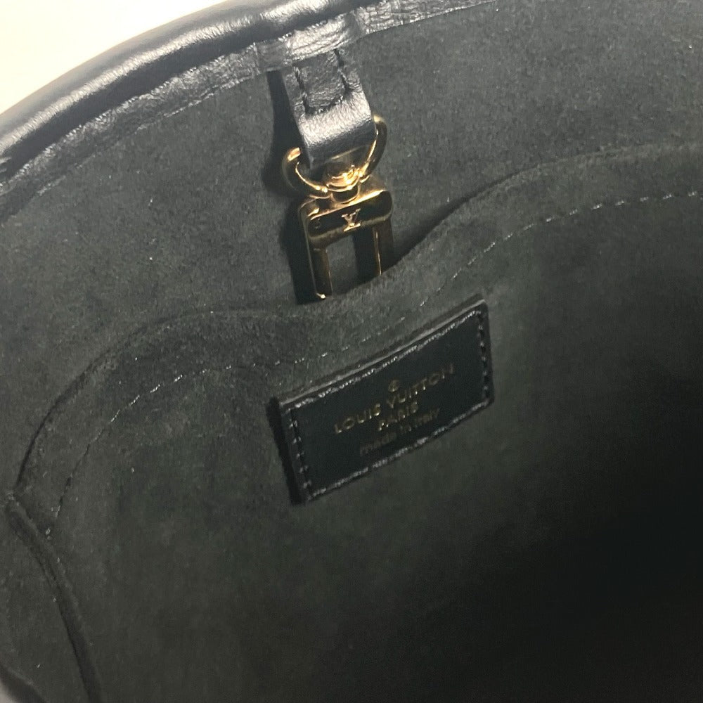 LOUIS VUITTON – Petite Bucket –