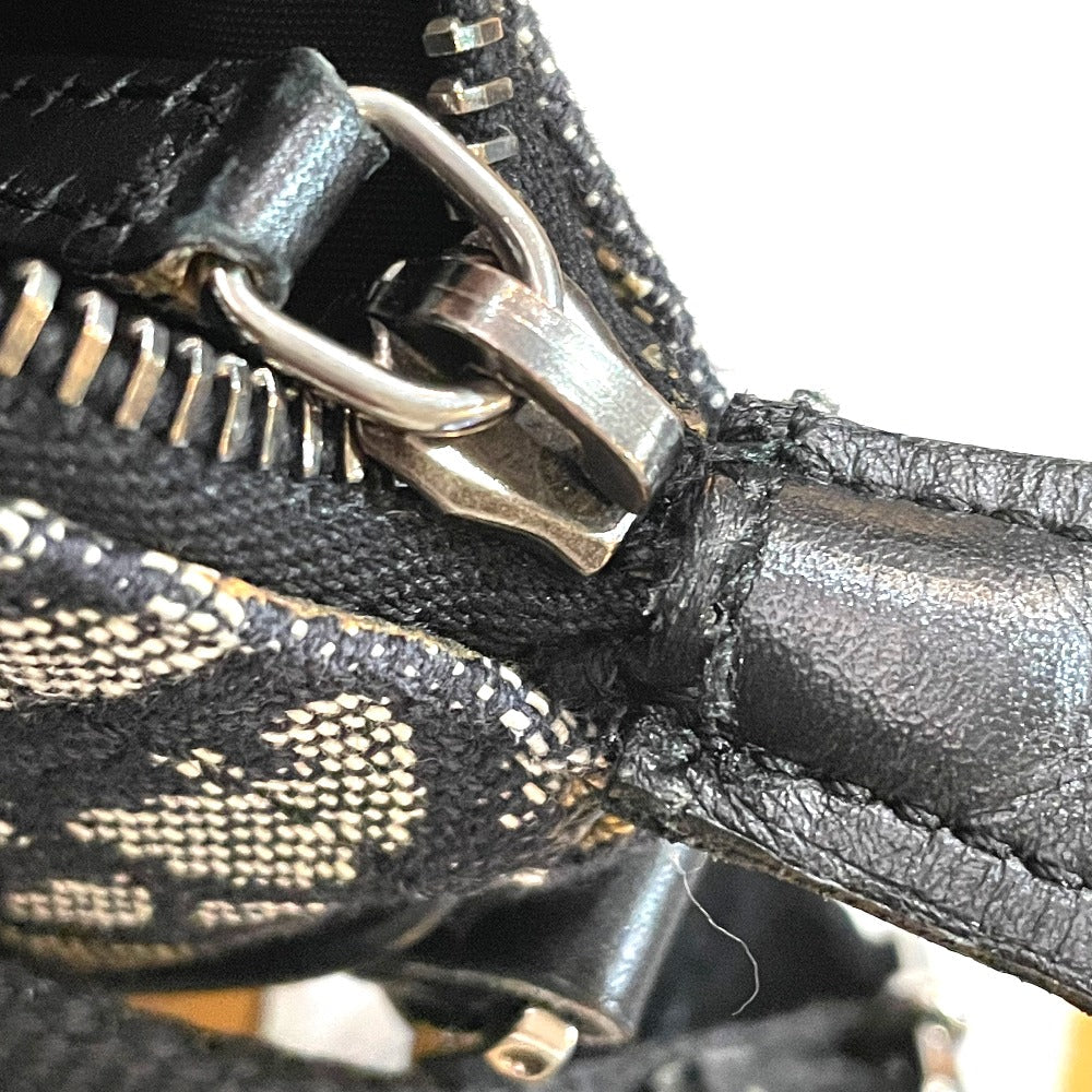 Christian Dior                                                       Trotter Oblique Saddle Bag                               Gray × Black 100% Authentic                              ✨ Very Good Pre-Owned Condition                    ~ 28% off MSRP