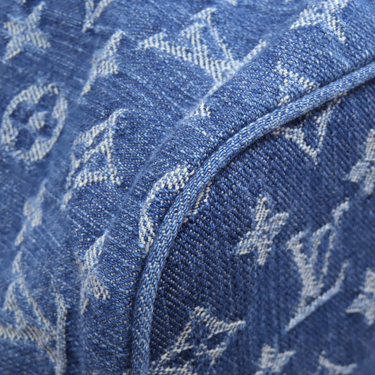 LOUIS VUITTON – Monogram Denim Blue Neverfull MM / Resort 2025