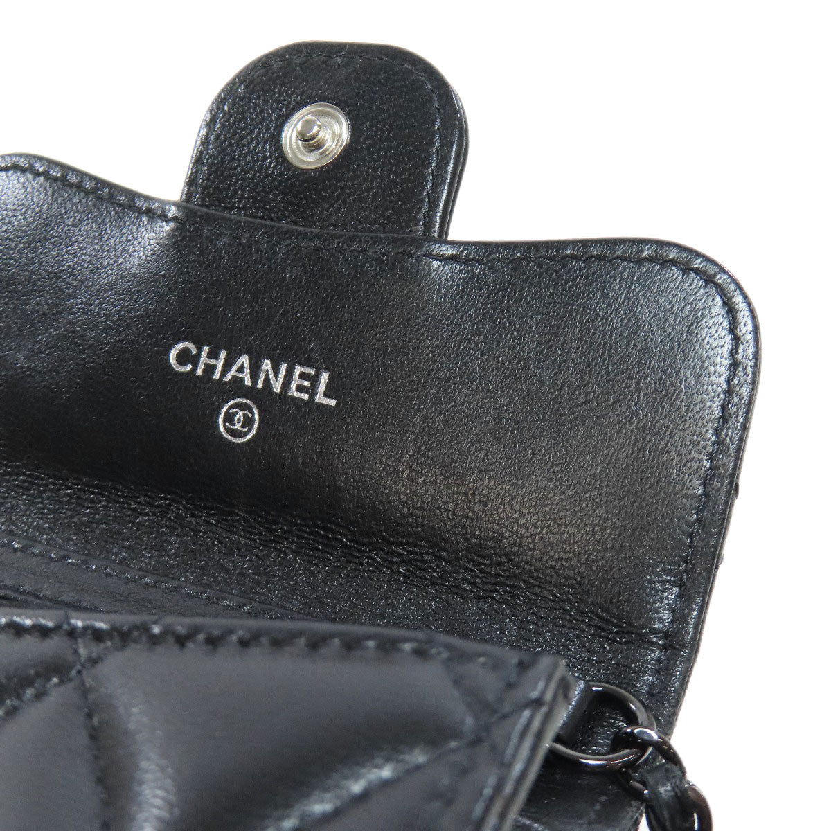 CHANEL Bifold Chain Wallet Matelassée–