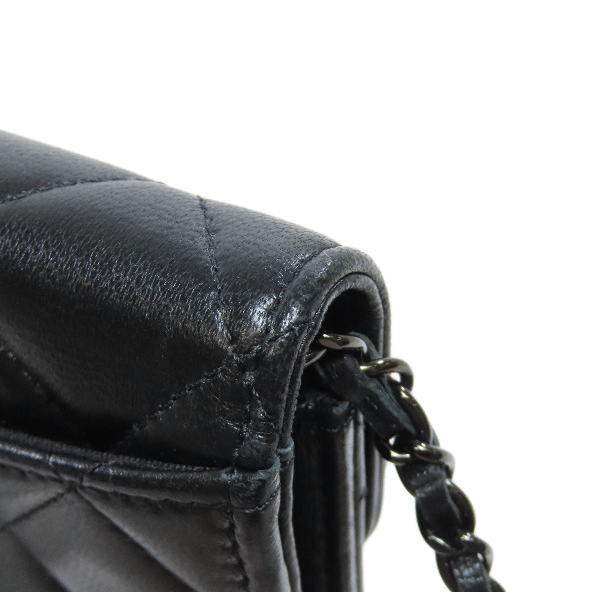 CHANEL Bifold Chain Wallet Matelassée–