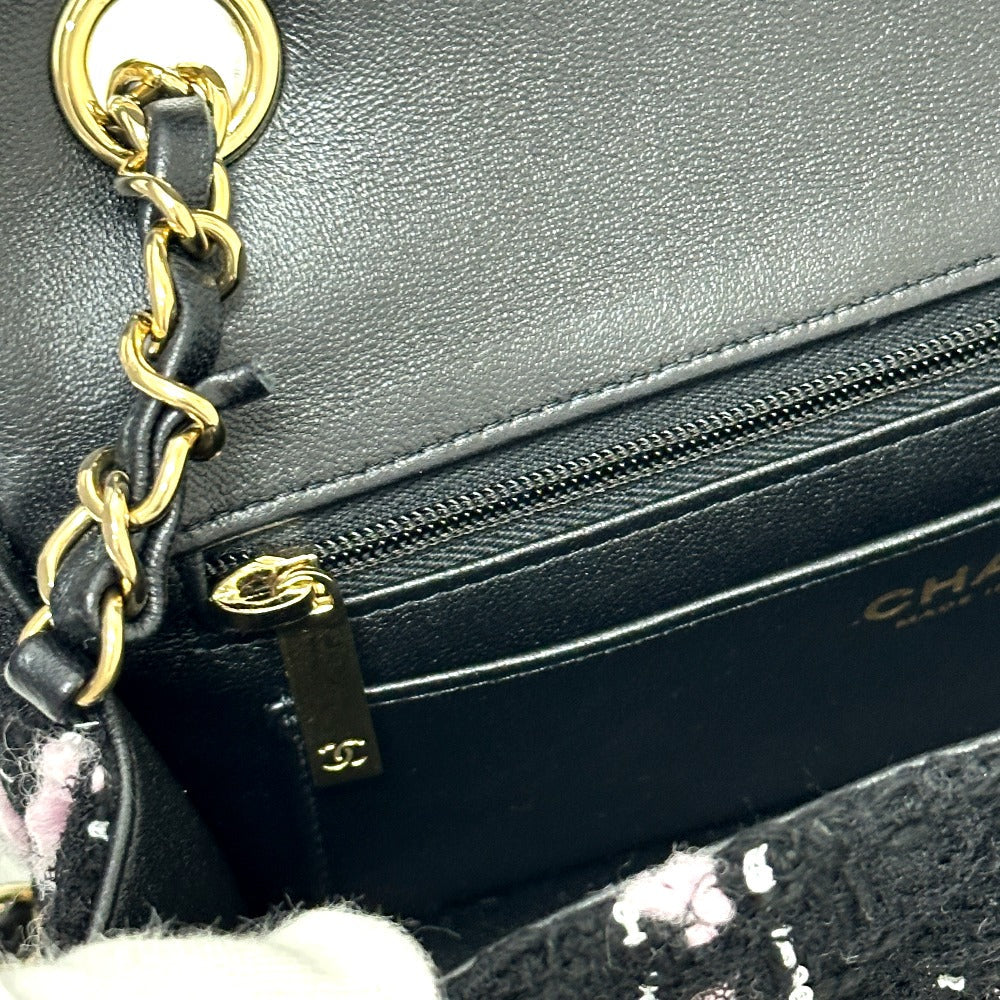 CHANEL – Classic Mini Matelassée rare Black Tweed Flap with CC turnlock