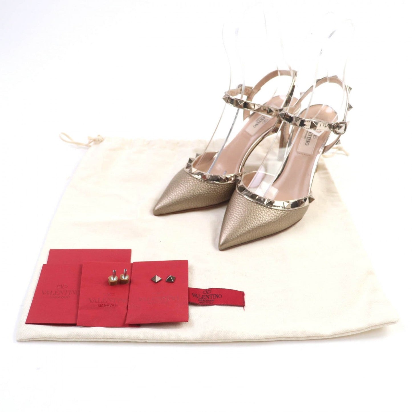 Valentino Garavani Pumps Size 35                                                        100% Authentic                                                                              ✨Pre-Owned in Mint Condition                                     -30 % MSRP