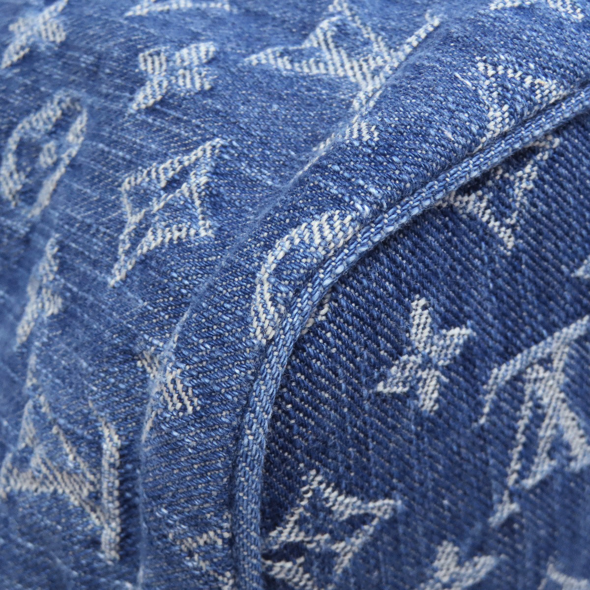 LOUIS VUITTON – Monogram Denim Blue Neverfull MM / Resort 2025