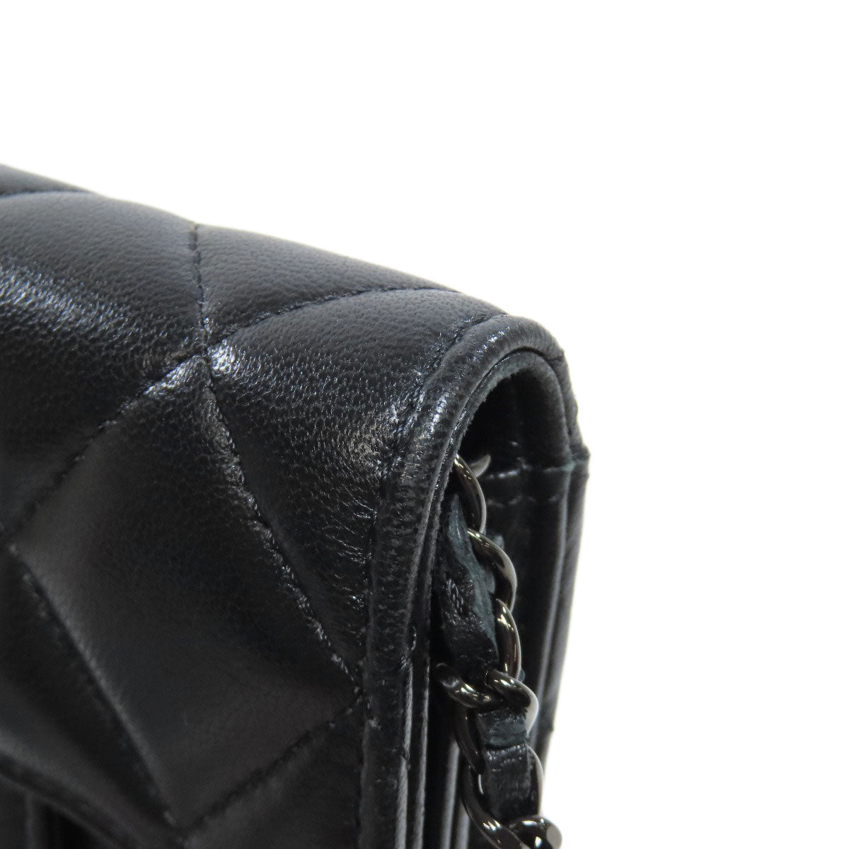 CHANEL Bifold Chain Wallet Matelassée–