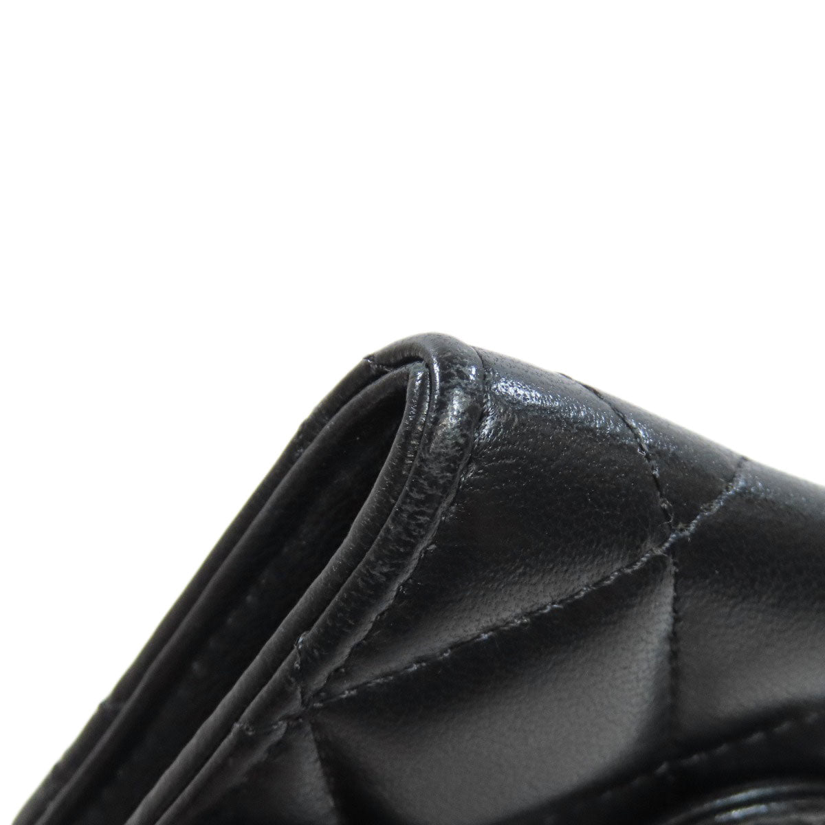 CHANEL Bifold Chain Wallet Matelassée–