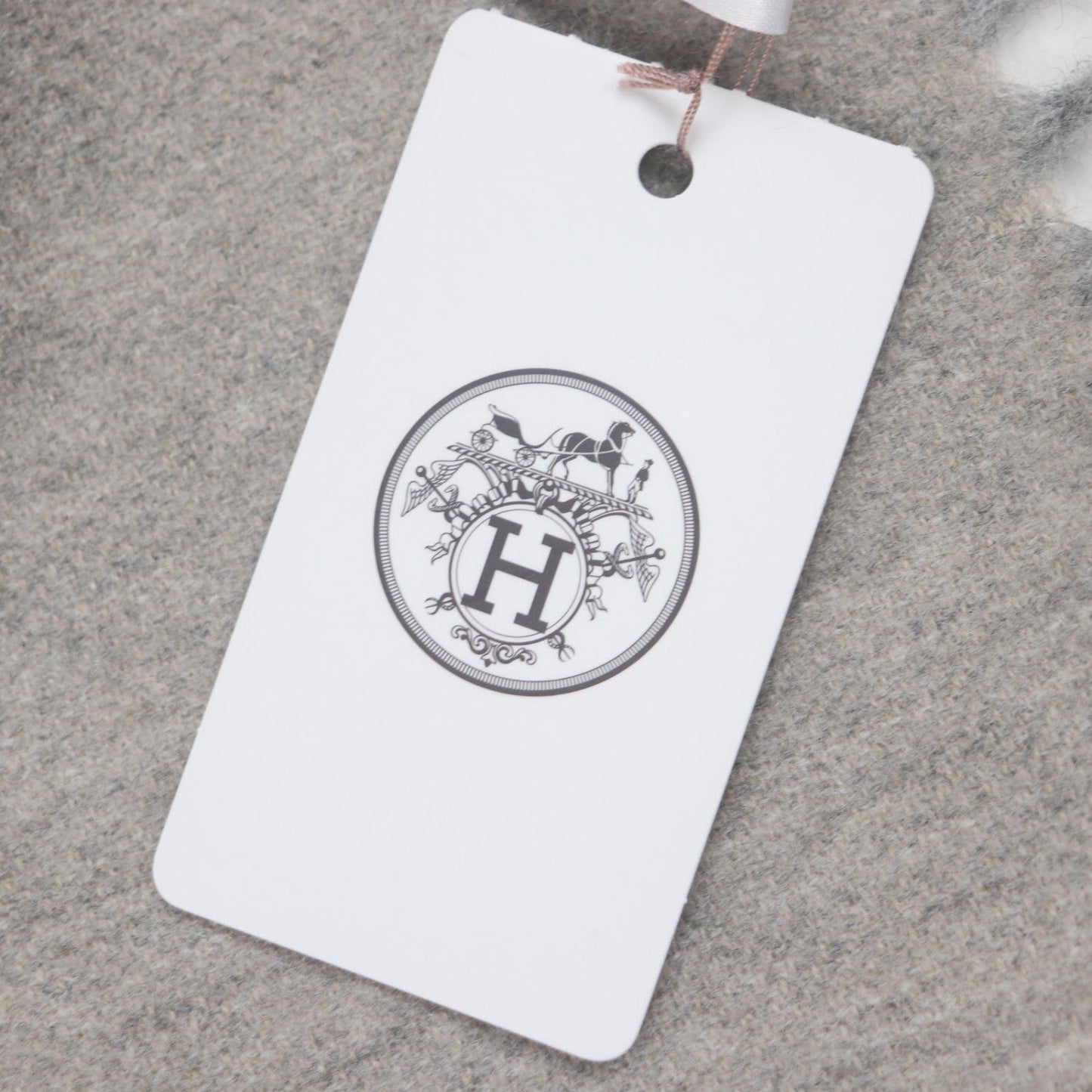 HERMÈS – H Perpetual Scarf – 100% Cashmere Gray – 100% Authentic ✨Pre-Owned Unused / Pristine Condition ~28% Off MSRP