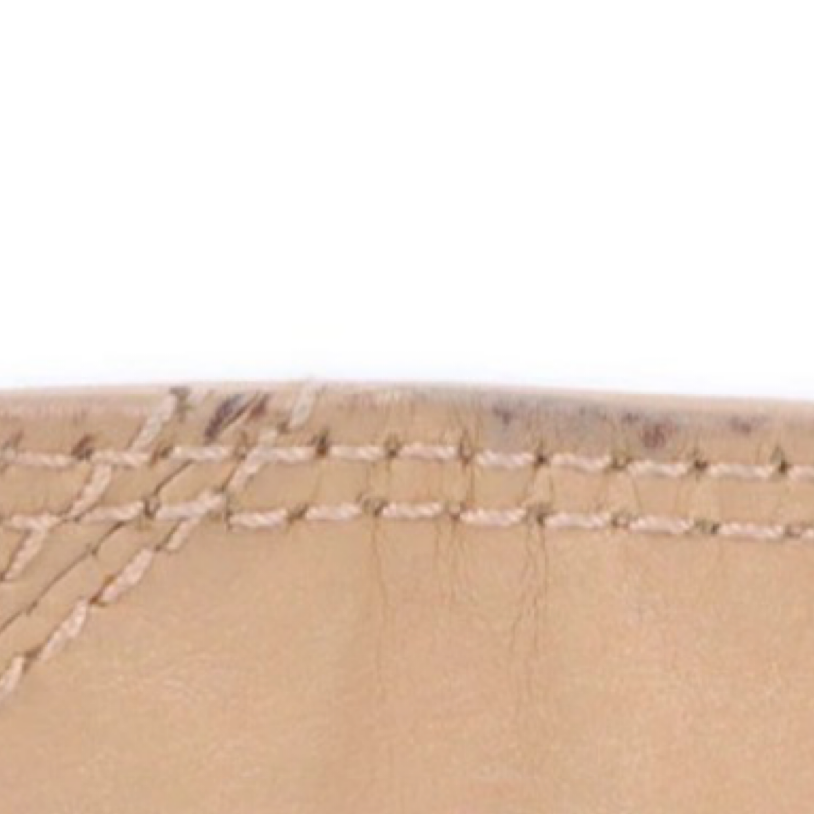 CHANEL Vintage CC Logo Beige Lambskin Shoulder Bag – 1997–1999 Previously Owned Authentic