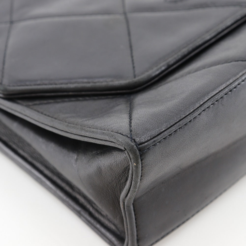 Chanel Chain Shoulder Bag in Black Lambskin – Vintage Matelassée