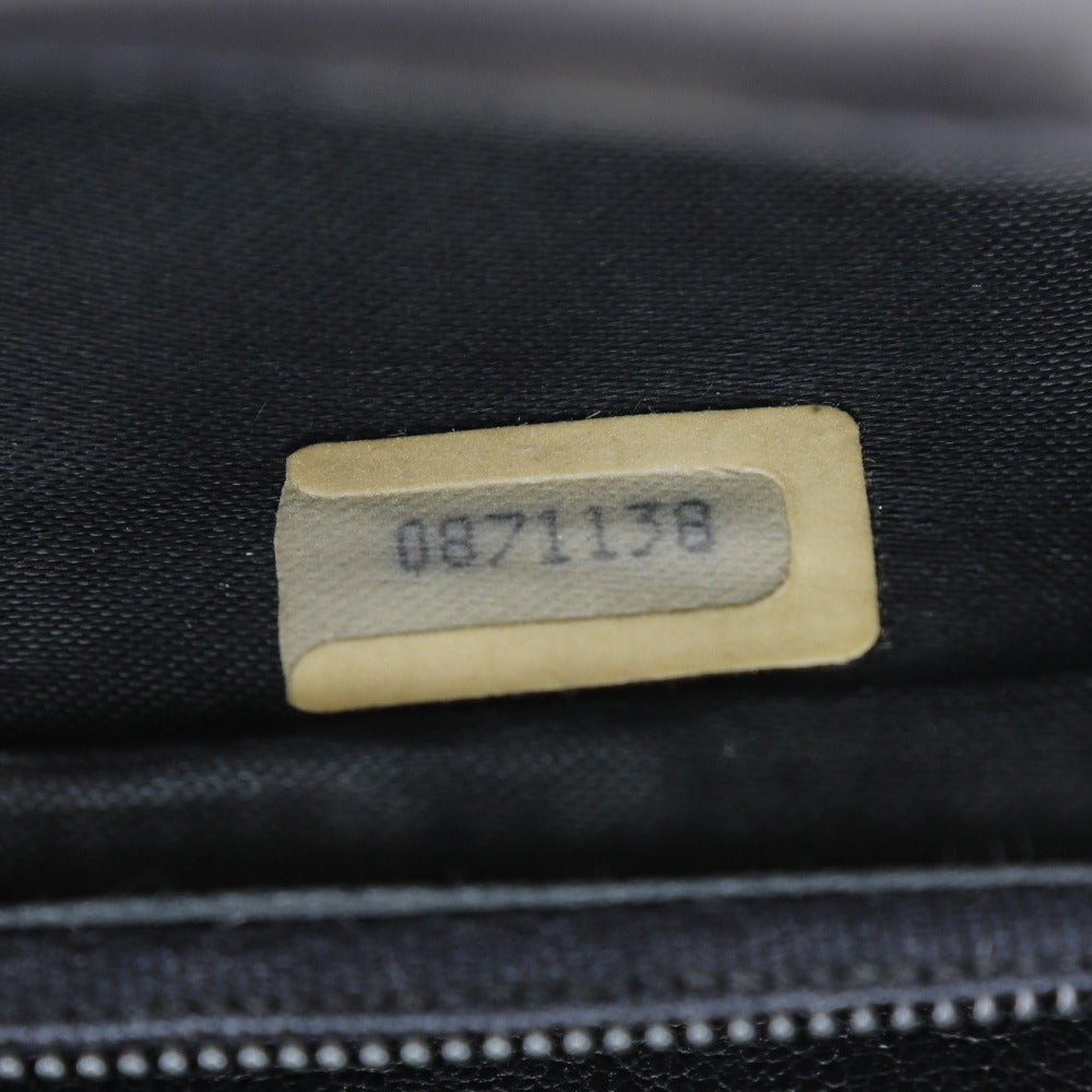 Chanel Chain Shoulder Bag in Black Lambskin – Vintage Matelassée