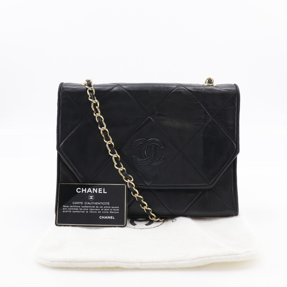 Chanel Chain Shoulder Bag in Black Lambskin – Vintage Matelassée