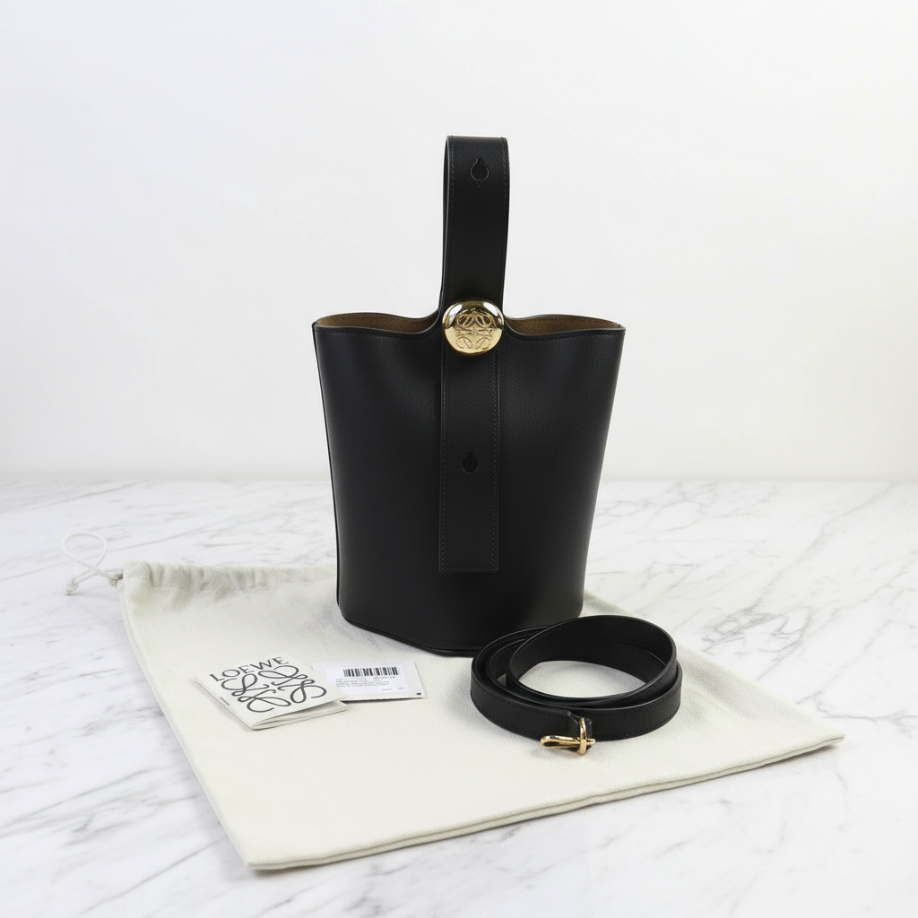 Loewe – Pebble Bucket Bag Mini 100% Authentic ✨Pre-Owned Near Mint Condition            ~ 27% off MSRP