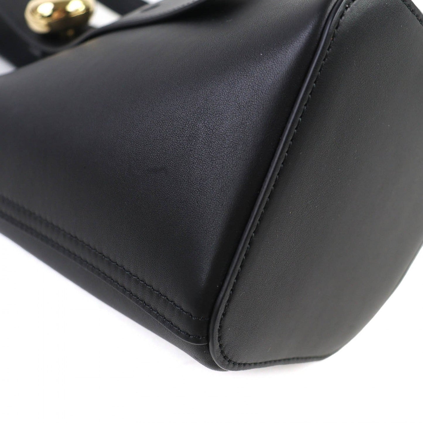 Loewe – Pebble Bucket Bag Mini 100% Authentic ✨Pre-Owned Near Mint Condition            ~ 27% off MSRP