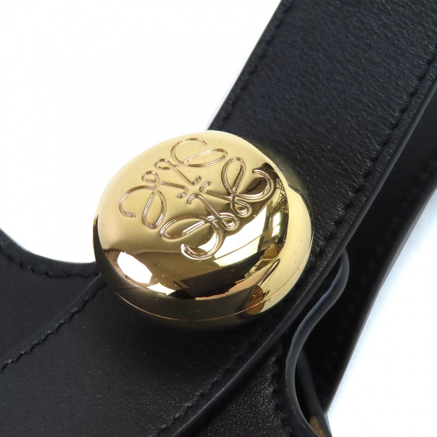 Loewe – Pebble Bucket Bag Mini 100% Authentic ✨Pre-Owned Near Mint Condition            ~ 27% off MSRP