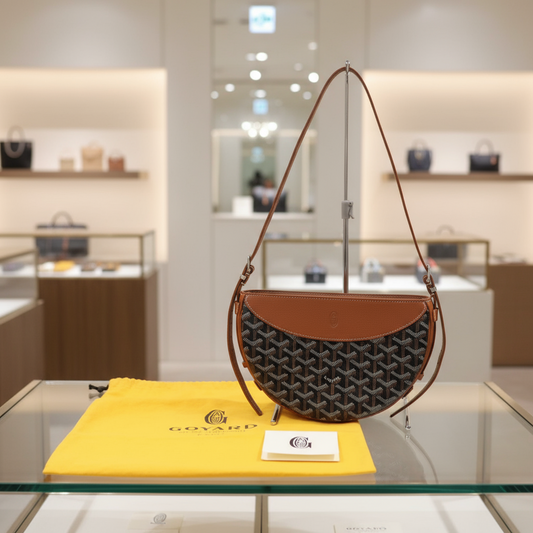 GOYARD – Hirondelle Shoulder Bag – Goyardine Canvas Black/Brown – Made in France – 100% Authentic ✨Previously Owned Unused / Like New Condition ~30% Off MSRP