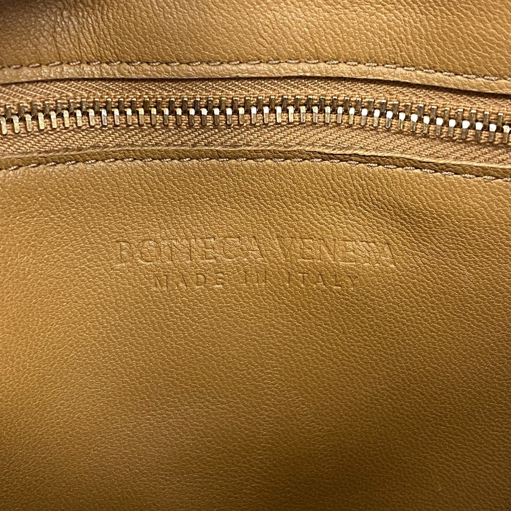 BOTTEGA VENETA – Maxi Intrecciato Padded Cassette Shoulder Bag – Caramel Leather – 100% Authentic ✨Previously Owned Very Good Condition ~36% Off MSRP