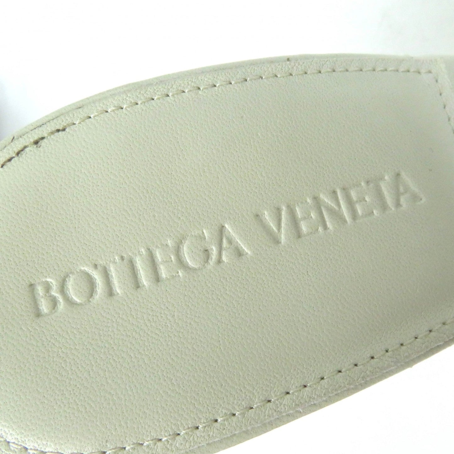 BOTTEGA VENETA – LIDO Maxi Intrecciato Heeled Mules – Ivory Leather – Size 38 – 100% Authentic ✨Previously Owned Excellent Condition ~34% Off MSRP