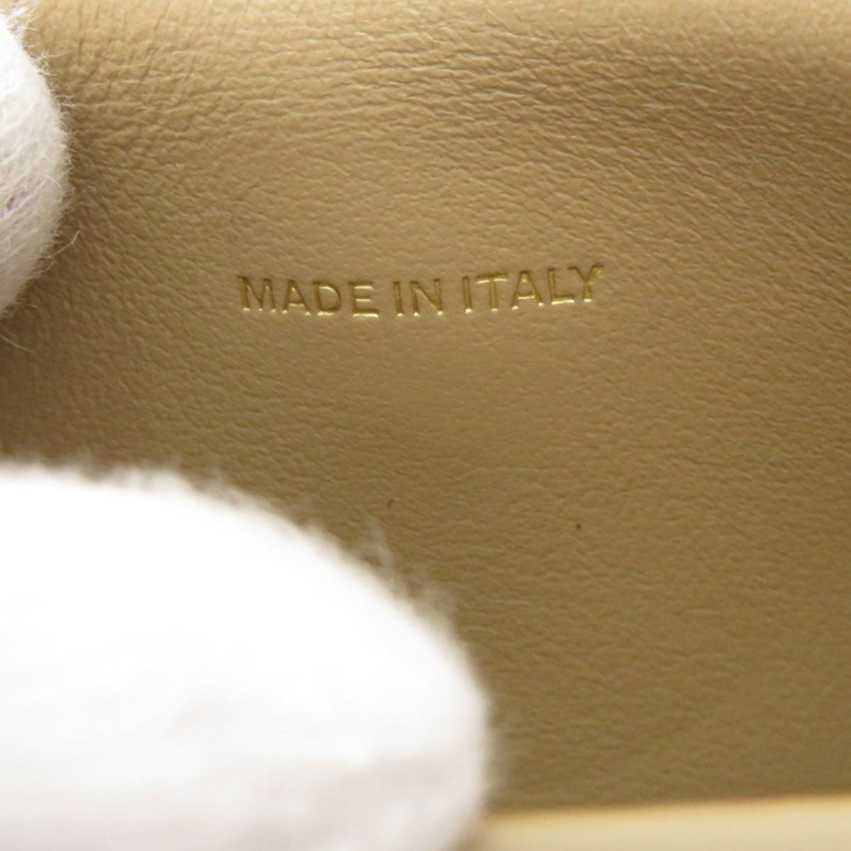 BURBERRY – Coin Chain Wallet – Beige Calfskin  100% Authentic ✨Previously Owned Excellent Condition ~32% Off MSRP