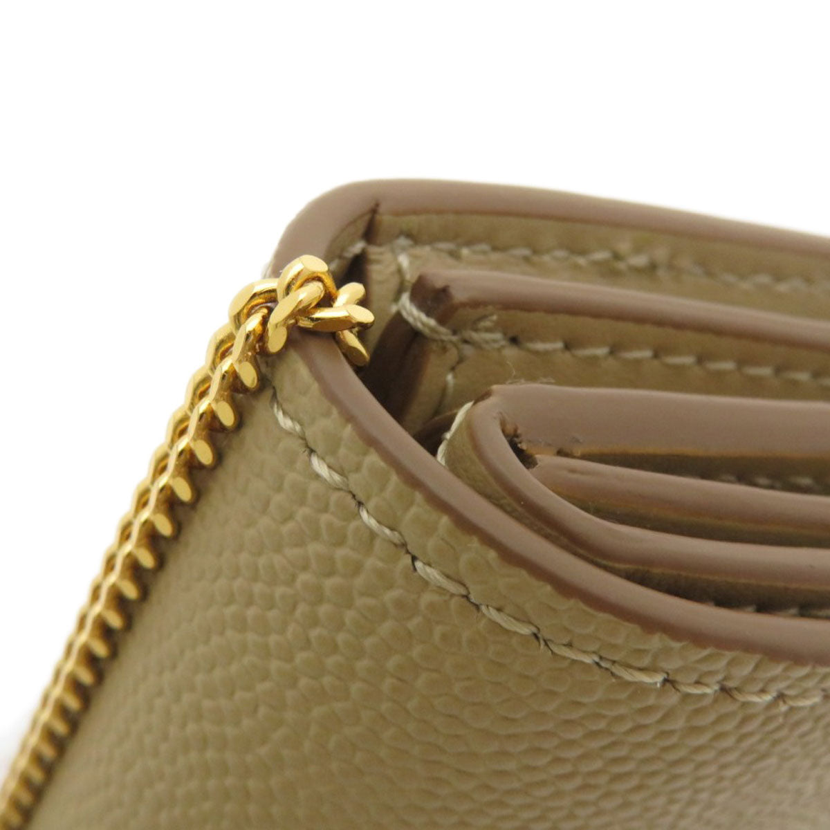 BURBERRY – Coin Chain Wallet – Beige Calfskin  100% Authentic ✨Previously Owned Excellent Condition ~32% Off MSRP