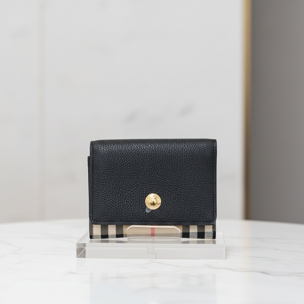 BURBERRY – Tri-Fold Wallet – Black Leather & Burberry Check – 100% Authentic ✨Previously Owned Near-Mint Condition ~34% Off MSRP