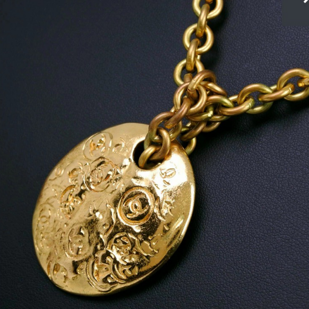 CHANEL – Coco Mark Medallion Necklace – 93P – 1993 Spring Collection – Gold Plated – Previously Owned