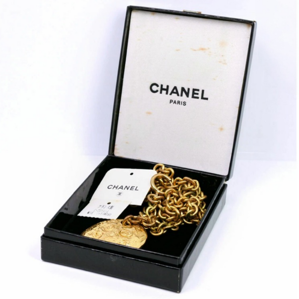 CHANEL – Coco Mark Medallion Necklace – 93P – 1993 Spring Collection – Gold Plated – Previously Owned
