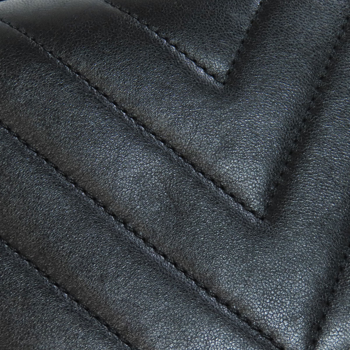 CHANEL – V-Stitch 2-Way Shoulder Bag – Black Lambskin with Gold-Tone Metal – Karl Lagerfeld Collection 2018 – 100% Authentic ✨Previously Owned Very Good Condition ~33% Off MSRP