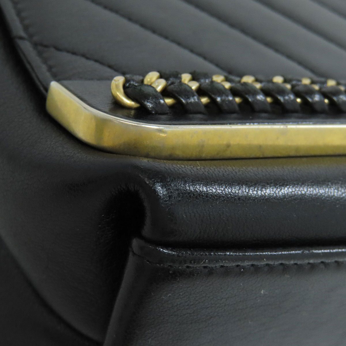 CHANEL – V-Stitch 2-Way Shoulder Bag – Black Lambskin with Gold-Tone Metal – Karl Lagerfeld Collection 2018 – 100% Authentic ✨Previously Owned Very Good Condition ~33% Off MSRP