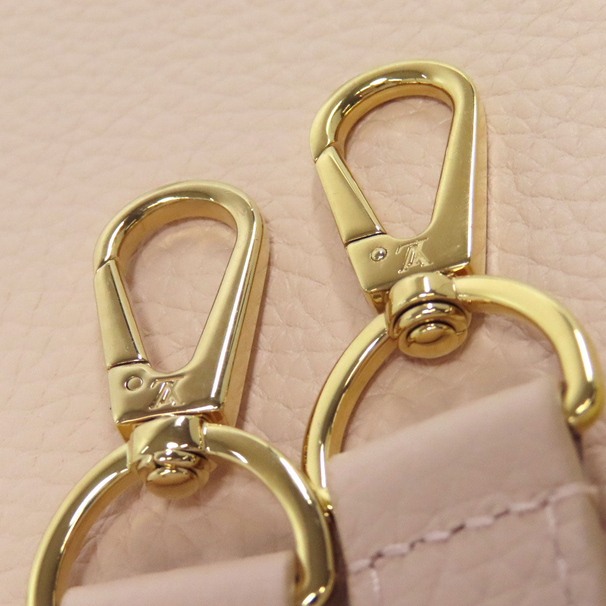 LOUIS VUITTON – Capucines BB Handbag– Taurillon Clemence Leather