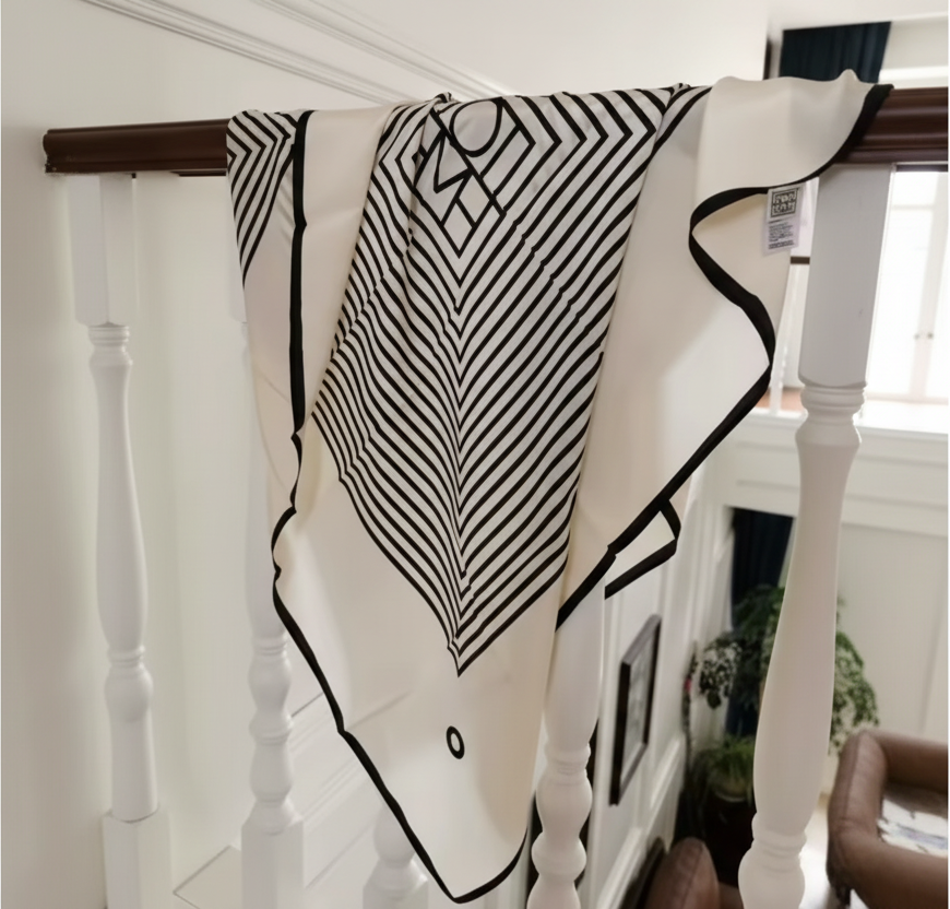 Retro Fresh Style Silk Scarf 90x90 cm |