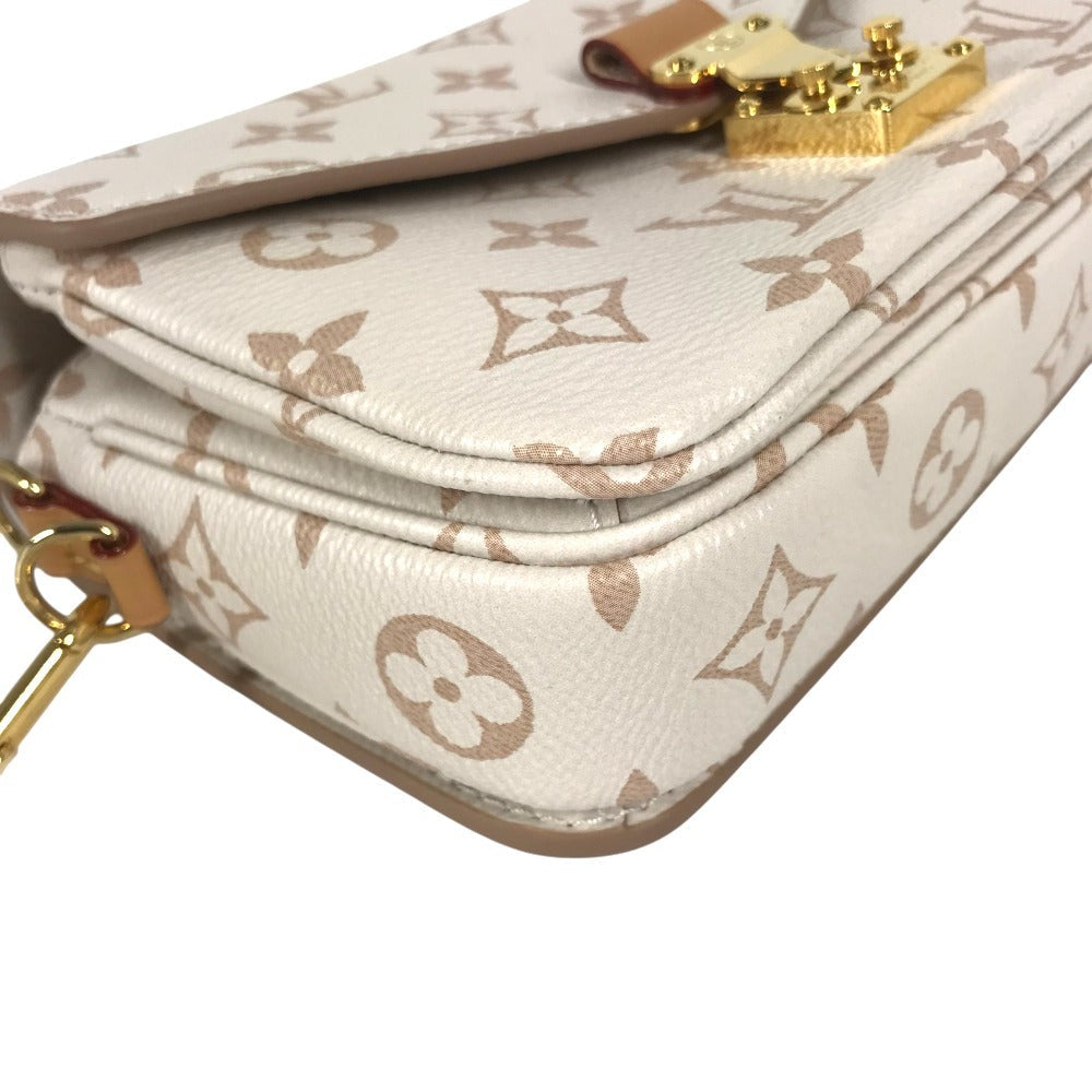LOUIS VUITTON Pochette Metis EW