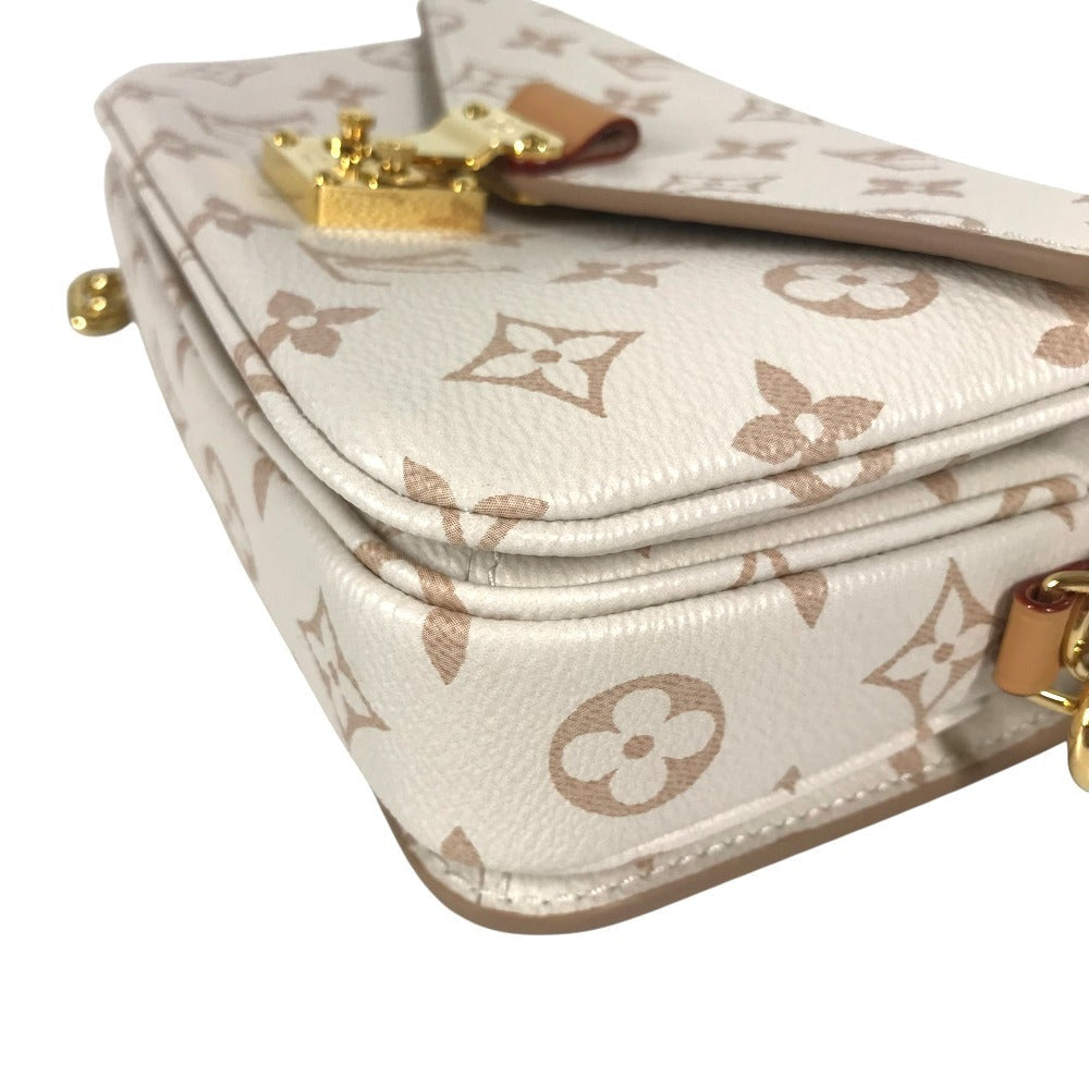 LOUIS VUITTON Pochette Metis EW