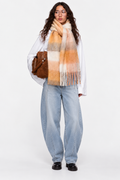 Écharpe à carreaux oversize à franges L'LUXE – Ambre, pêche et crème