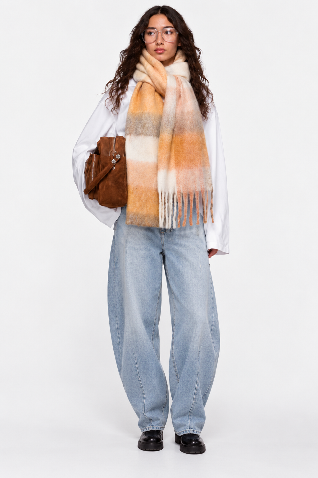 Écharpe à carreaux oversize à franges L'LUXE – Ambre, pêche et crème