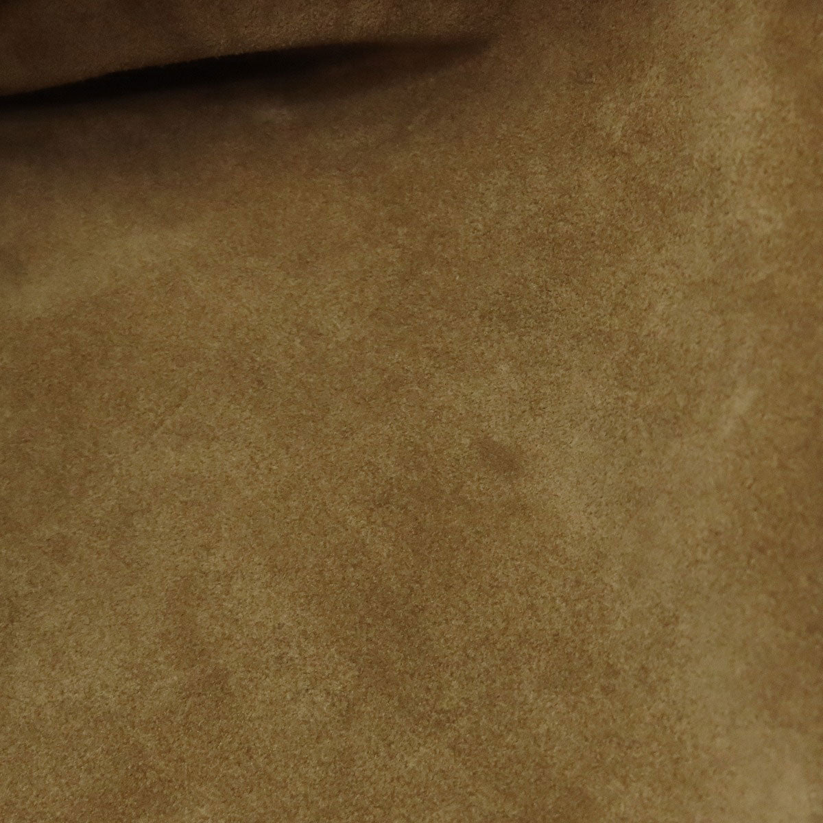 LOEWE Barcelona (Medium) in calfskin 2WAY – Calfskin Butter Yellow Excellent Pre-Owned Condition ✨Excellent Pre-Owned Condition 100% Authentic ~26% Off MSRP