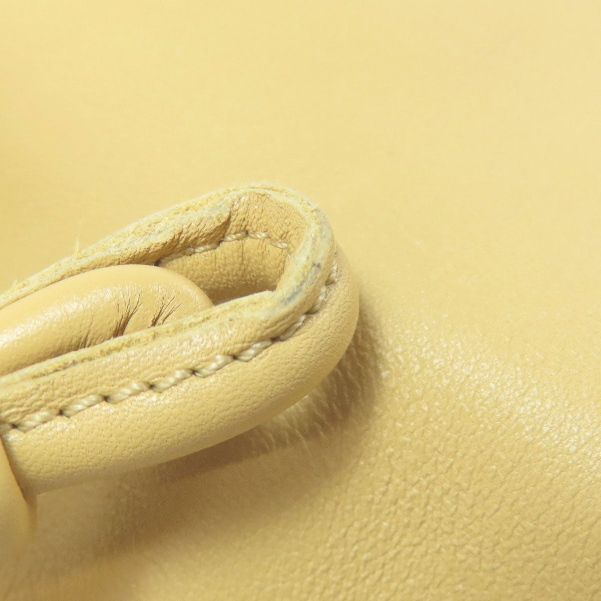 LOEWE Barcelona (Medium) in calfskin 2WAY – Calfskin Butter Yellow Excellent Pre-Owned Condition ✨Excellent Pre-Owned Condition 100% Authentic ~26% Off MSRP