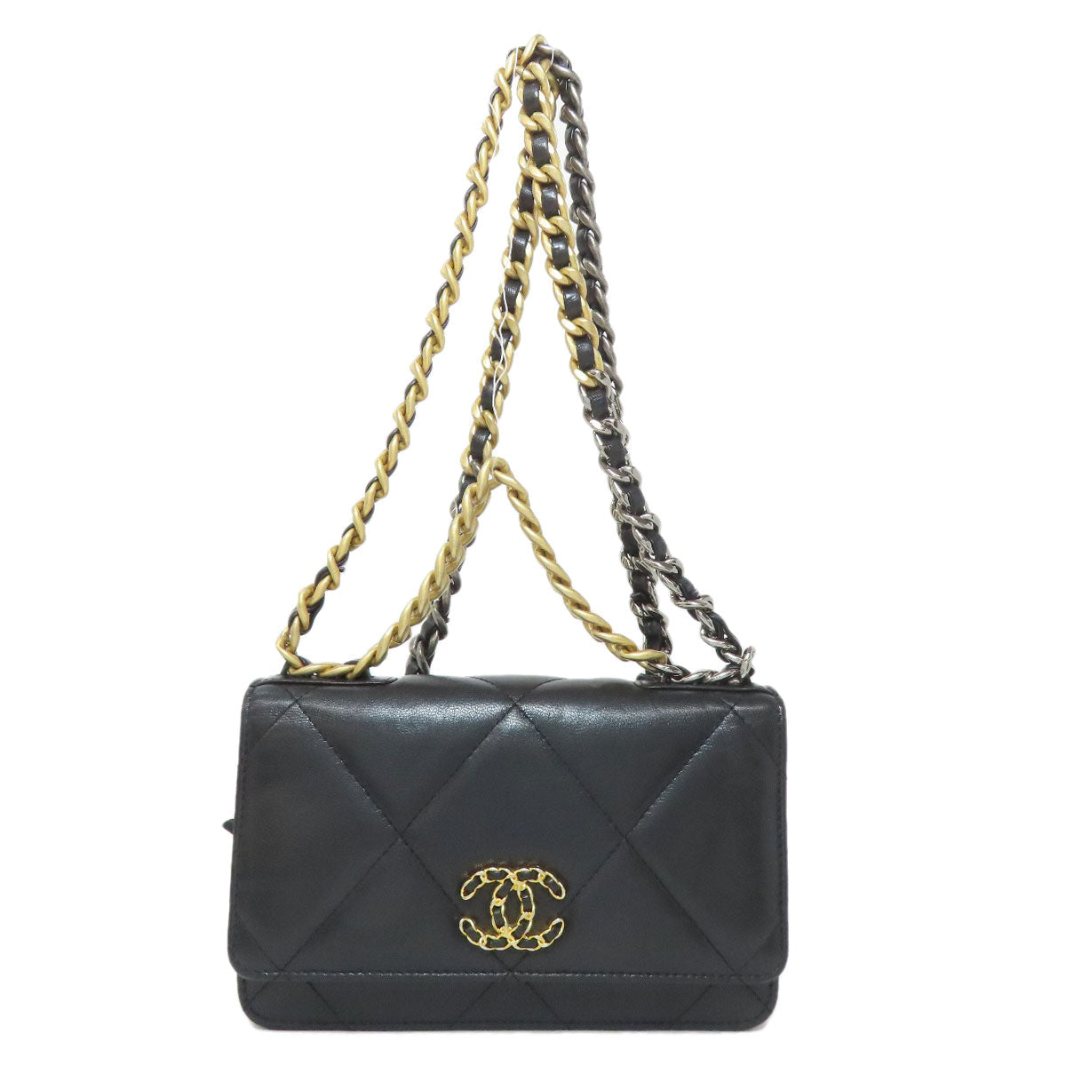 CHANEL 19 Wallet on Chain – Shiny Lambskin, Gold-Tone, Silver-Tone & Ruthenium-Finish Metal, Black 100% Authentic ✨Very Good Pre Owned Condition say