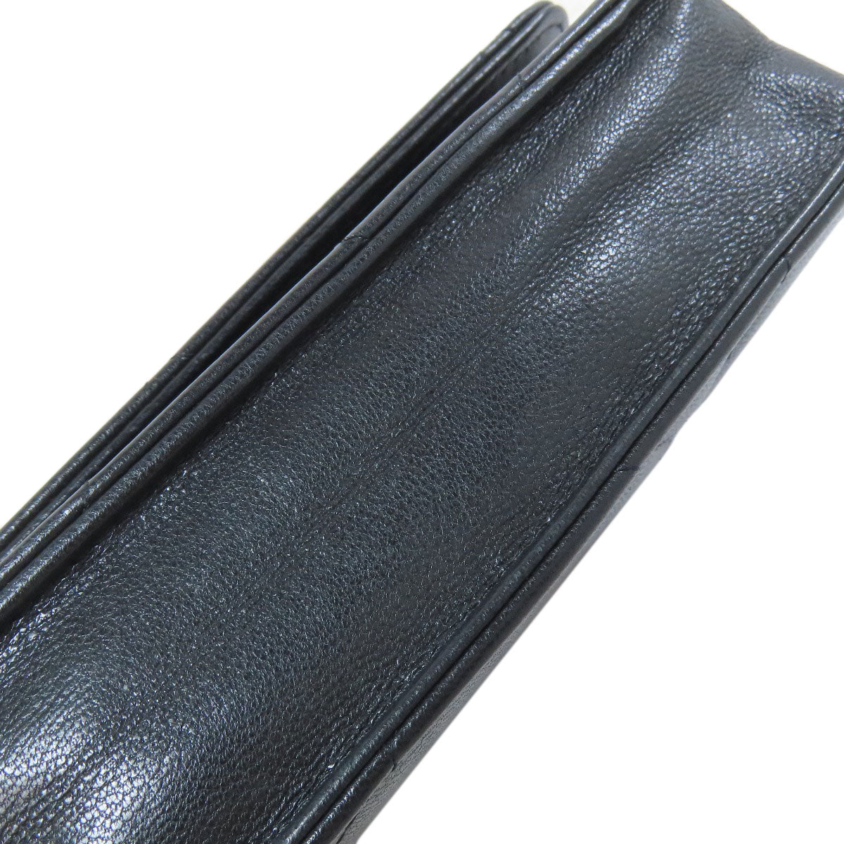 CHANEL 19 Wallet on Chain – Shiny Lambskin, Gold-Tone, Silver-Tone & Ruthenium-Finish Metal, Black 100% Authentic ✨Very Good Pre Owned Condition say