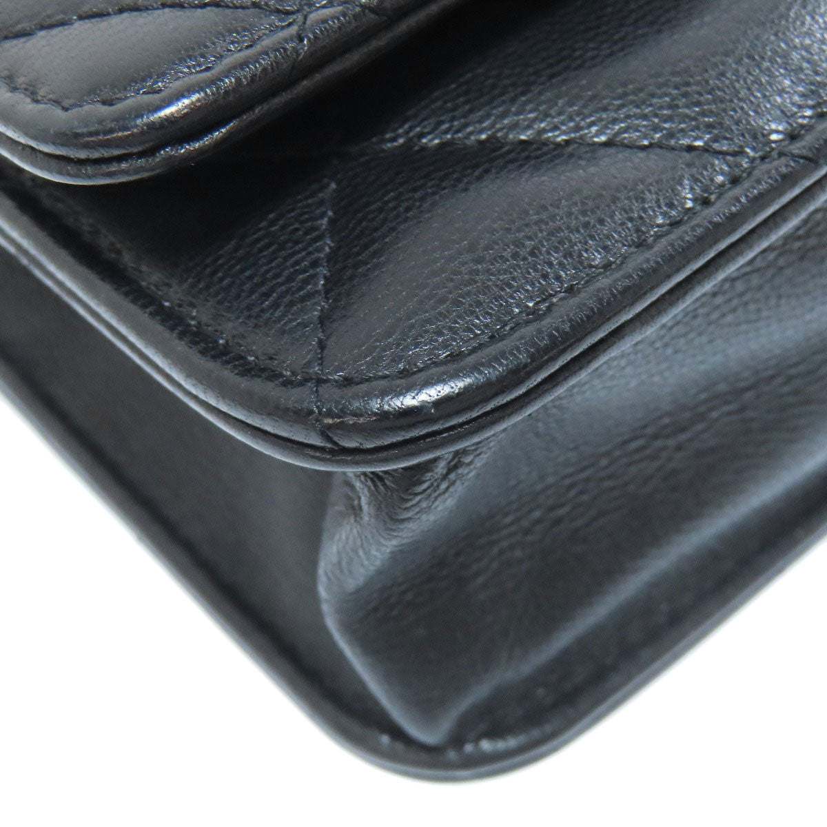 CHANEL 19 Wallet on Chain – Shiny Lambskin, Gold-Tone, Silver-Tone & Ruthenium-Finish Metal, Black 100% Authentic ✨Very Good Pre Owned Condition say