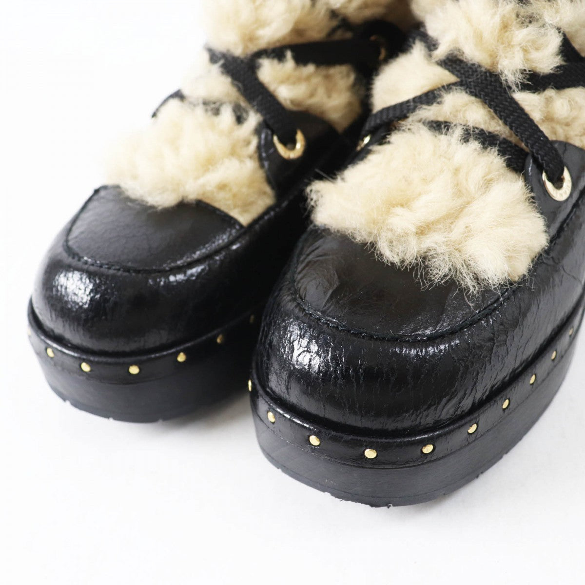 CHANEL Boots Black & Beige Leather with Mouton Trim Size 37 – Made in Italy 100% Authentic ✨Excellent Pre-Owned Condition, ✨Almost New