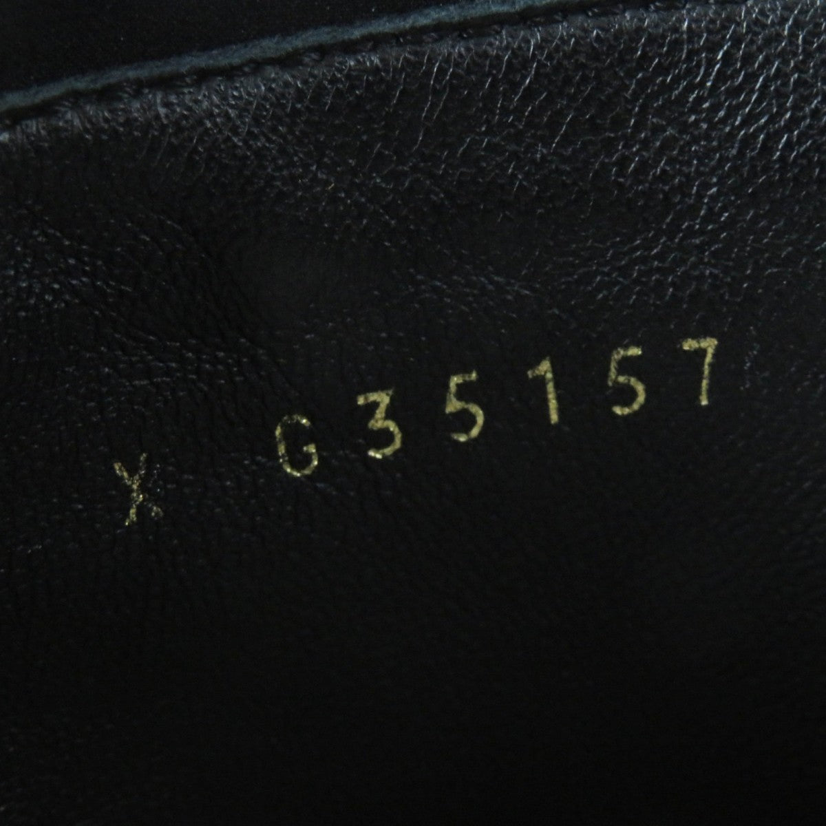 CHANEL Boots Black & Beige Leather with Mouton Trim Size 37 – Made in Italy 100% Authentic ✨Excellent Pre-Owned Condition, ✨Almost New